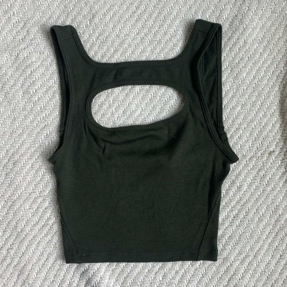 🍃LULULEMON LA FRONT CUT-OUT CROP TANK